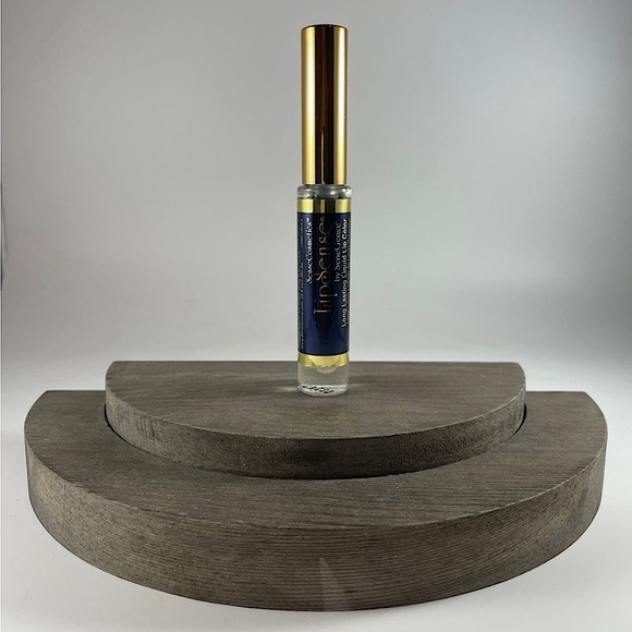 Lipsense Icicle NEW Clear Matte Soften Tones Down Color Boldness Liquid Lipstick - Picture 3 of 8